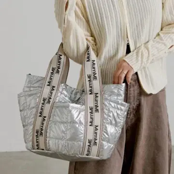 새상품급 MumMe 실버 퀼팅 숄더백 차오패닉