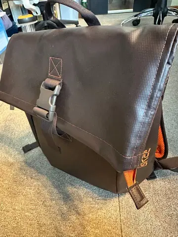 BREE 브라운 플랩 백팩