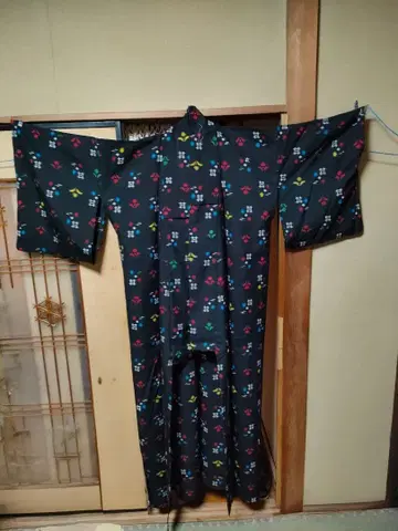 블랙 베이스 컬러풀 꽃무늬 코몬 기모노
