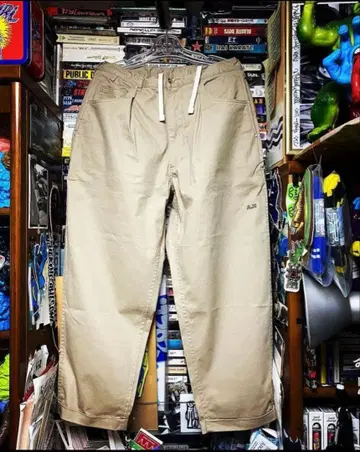BROCHURE 1P BIG CHINO PANTS A.H