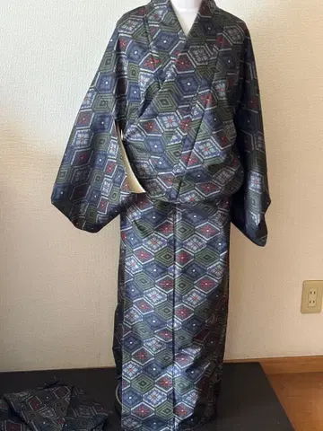 새상품급  기모노 새상품급 기하학 패턴 기모노 다색