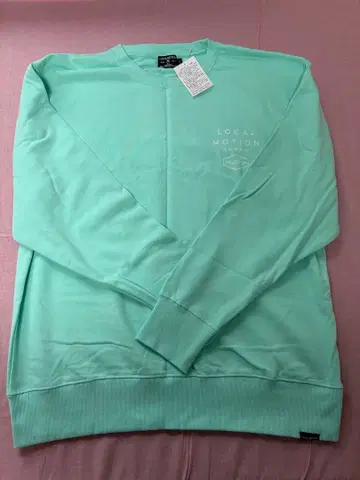 [ 새상품 ] LOCAL MOTION 맨투맨 민트 그린