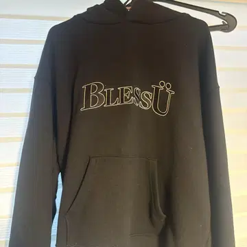 BlessU 후드 부착 후드티 블랙