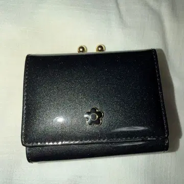 MARY QUANT 3단 접이식 지갑