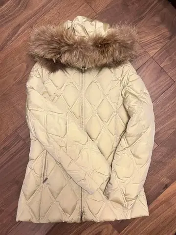 KUMIKYOKU 베이지 퍼 다운 자켓