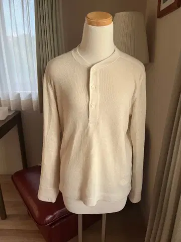 바나나리퍼블릭 아이보리 헨리넥 긴팔 T셔츠