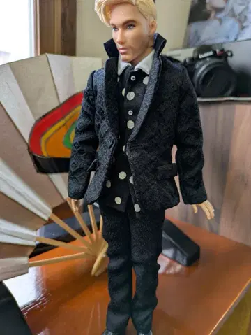바비켄 스타일리시 남성 인형 블랙 자켓 팬츠 셔츠