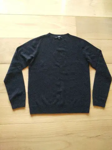 유니클로 캐시미어 100% 스웨터 블랙