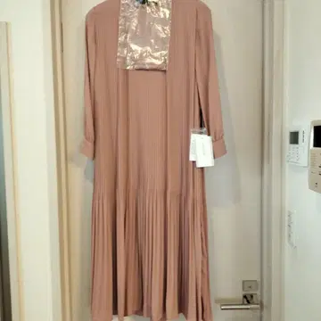 [ 미사용 새상품 ] Queens Court 퀸즈 코트 플리츠 원피스