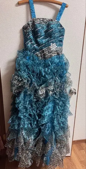 레오파드 무늬 프릴 드레스