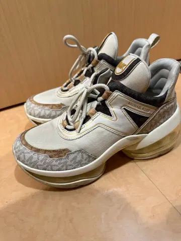 MICHEAL KORS 스니커즈 화이트/베이지 마이클코어스