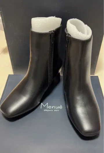 Menue 블랙 가죽 숏부츠