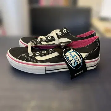 Vans 블랙/핑크 스니커즈