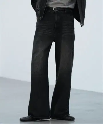 WYM CURVED FLARE DENIM SLACKS