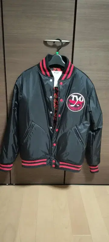 KIKSTYO 바시티 자켓 블랙/빨간색 M 사이즈