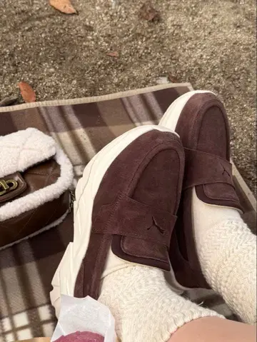 PUMA 브라운 스웨이드 로퍼