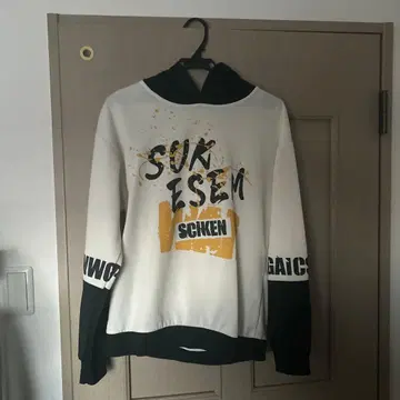 화이트/블랙 그래픽 후드티