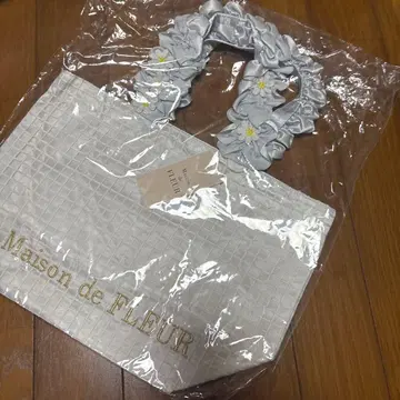 메종 드 플뢰르 토트백