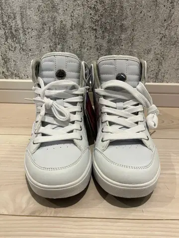 화이트 하이컷 스니커즈 alv