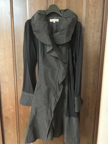 슈퍼 뷰티 도트 무늬 트렌치코트