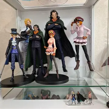 원피스 혁명군 피규어 6체 세트 + 아크릴 스탠드 포함