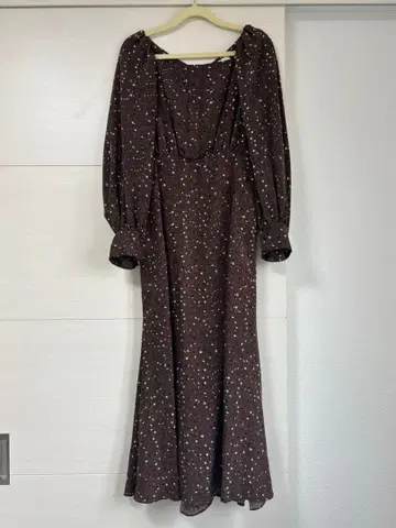 HerLipTo 슬릿 슬리브 플로럴 프린트 드레스