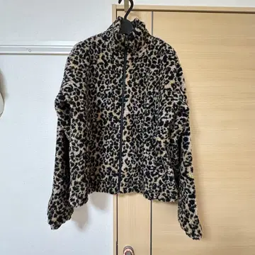 미사용 새상품 CAMBIO 레오파드 무늬 플리스 자켓