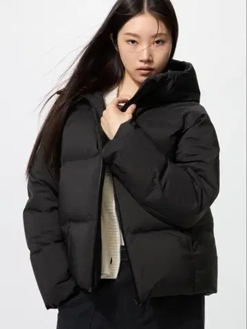 유니클로 이번 시즌 신상 심리스 다운 후드티 S