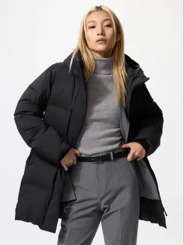 유니클로 이번 시즌 신상 심리스 다운 숏코트 S