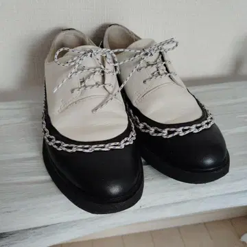 민트 디자인과의 콜라보 신발