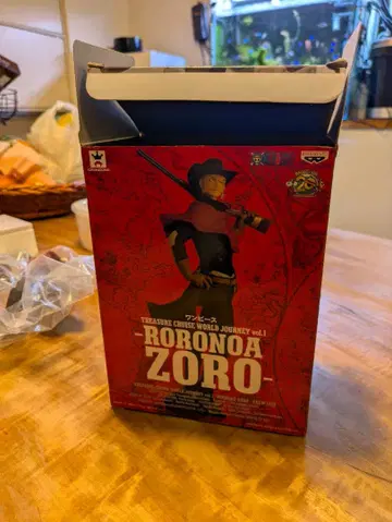 로로노아 조로 피규어 미개봉