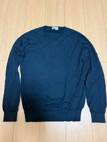 JOHN SMEDLEY 블랙 V넥 스웨터