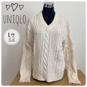 아이보리 케이블 니트 V넥 스웨터