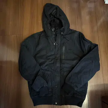 H&M 블랙 다운 자켓 후드 부착