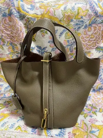 브라운 가죽 토트백