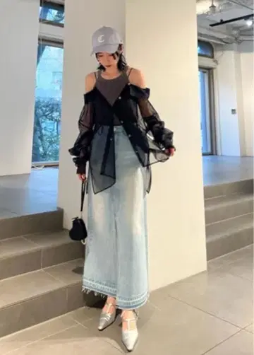 컷오프 세미 플레어 데님 스커트 FWFS251136