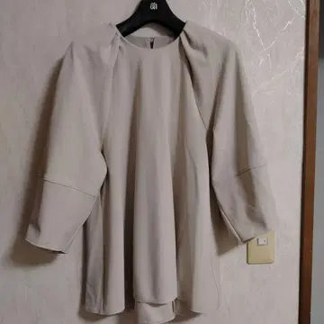 미사용 새상품 ONWARD 소매 볼륨 7부 소매 블라우스 M