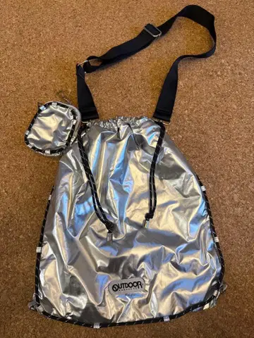 OUTDOOR 숄더백 실버 메탈릭