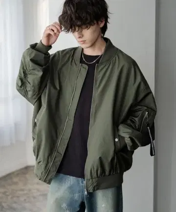 (거의 미사용) 오버 사이즈 MA-1 플라이트 자켓/밀리터리 블루종