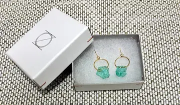 ON glass jewelry FRAGMENTgreen 귀걸이 FJORD