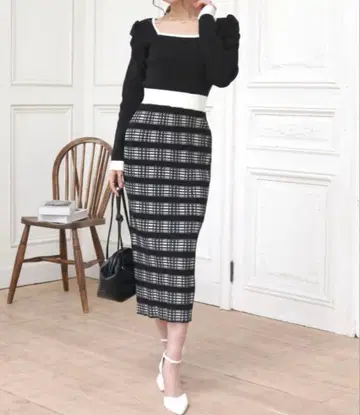 [ ROYAL PARTY ] 체크 무늬 절개 타이트 니트 원피스