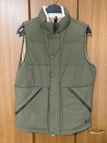 Abercrombie & Fitch XS 다운 베스트 올리브