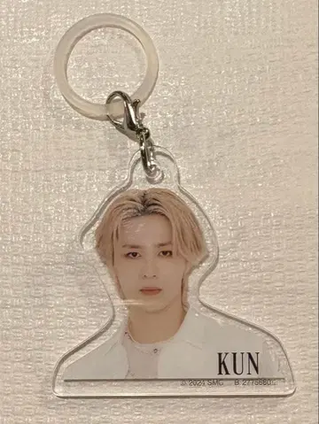 WayV KUN 아크릴 키링