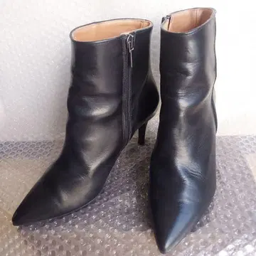 [ MARIAN ] 소가죽 사이즈 39! 블랙 스틸레토 부티