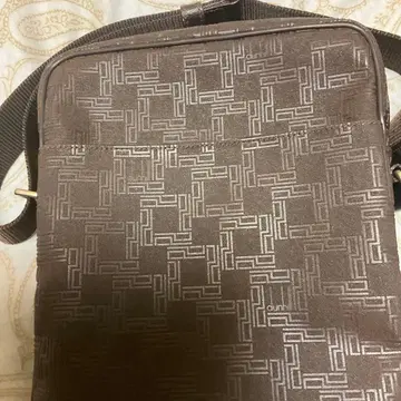 사용감 적은 던힐 숄더백 엠보 올 패턴 PVC