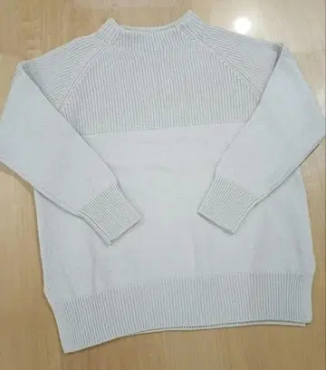 23구 [ 세탁 가능 ] 울 코드 모크넥 절개 편직 38 M 베이지