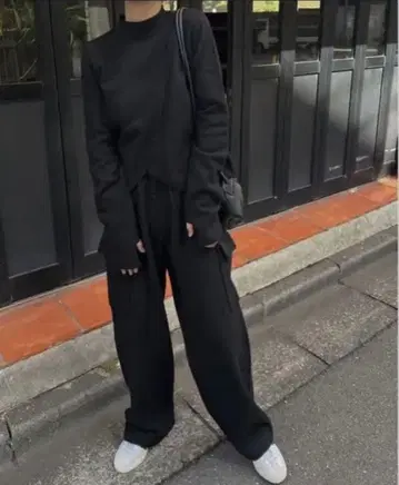 [ WILLFULLY ] 니트 블랙 셋업 상의만