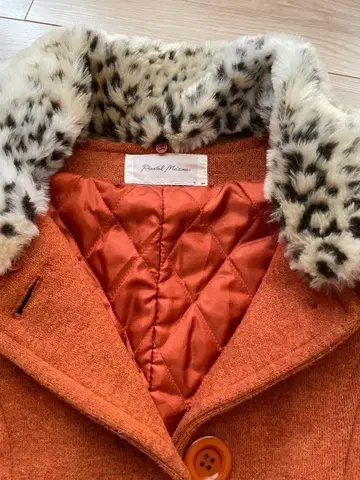 오렌지 퀼팅 코트 레오파드 무늬 옷깃