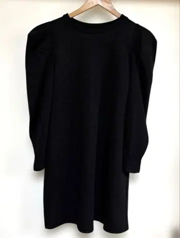 새상품 블랙 퍼프 슬리브 무릎 기장 원피스