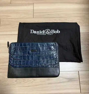 Daniel & Bob 네이비 클러치백